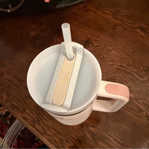 Stanley pale pink Travel Mug with Handle - Picture 4 of 5